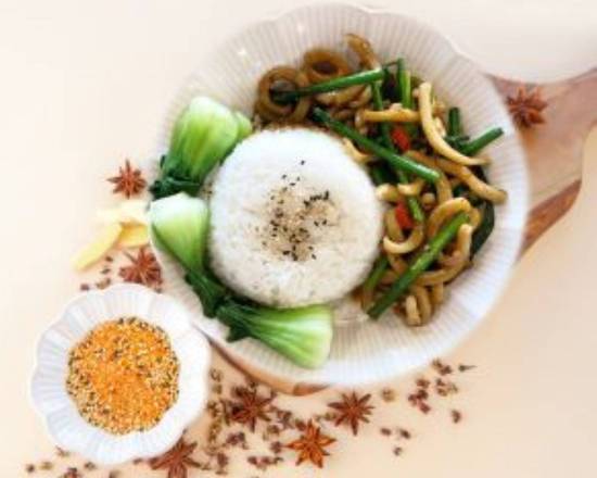 Fried Squid Rice Bowl 爆炒鲜鱿饭